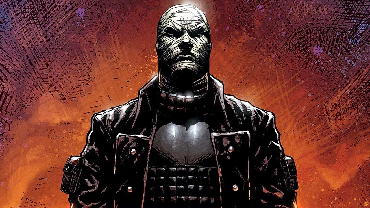 Thomas Elliot, também conhecido como Hush, parece sério na DC Comics Thomas Elliot, também conhecido como Hush, parece sério na DC Comics