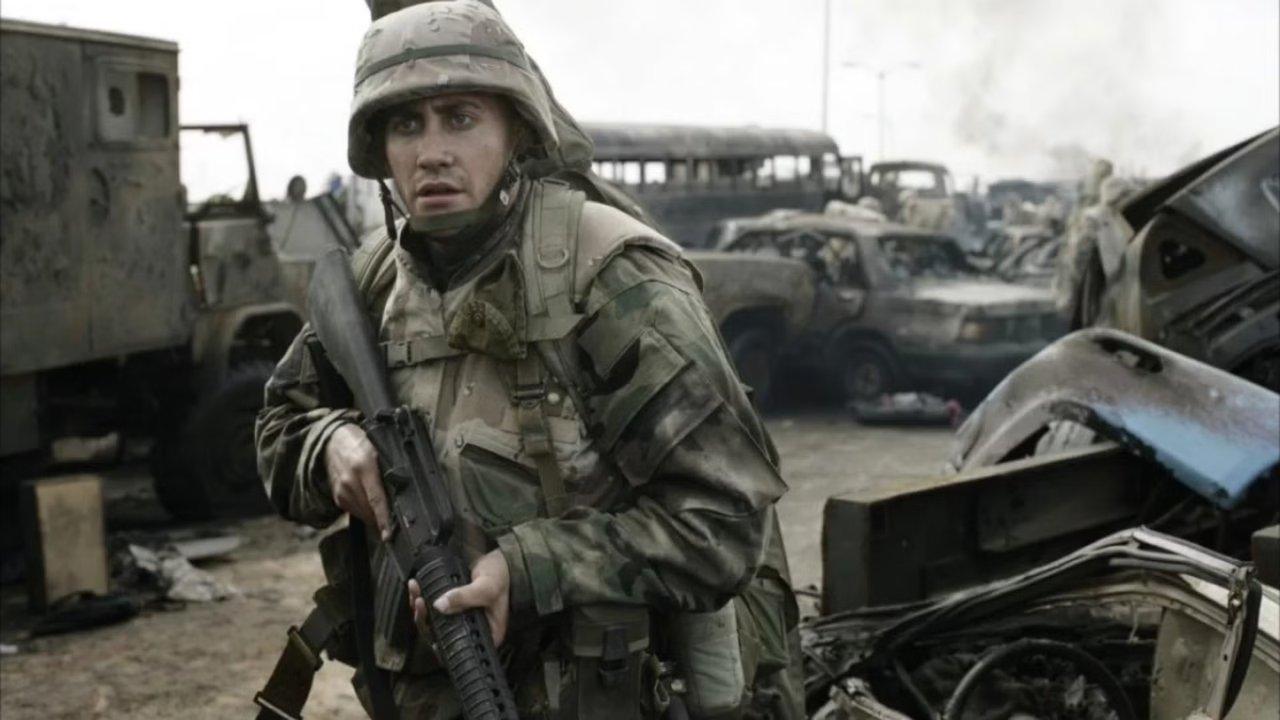 Jake Gyllenhaal y Jamie Foxx protagonizan la epopeya de guerra casi perfecta de Roger Ebert, ya disponible en streaming