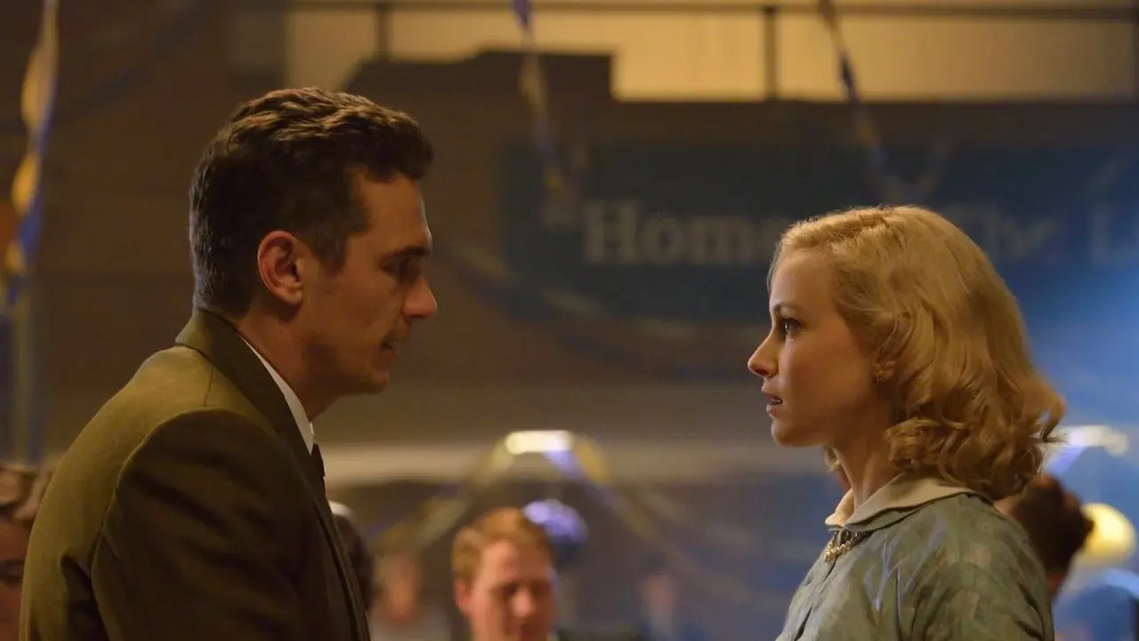 Jake (James Franco) y Sadie (Sarah Gadon) hablando entre ellos en el 22/11/63