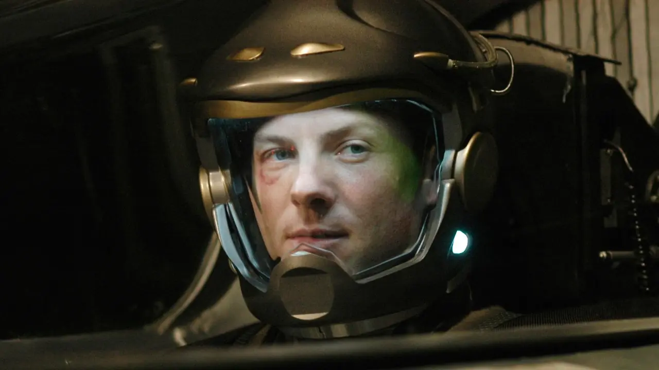 Jamie Bamber in Battlestar Galactica Jamie Bamber in Battlestar Galactica
