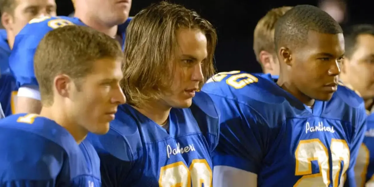 Matt, Tim y Smash haciendo fila en Friday Night Lights Matt, Tim y Smash haciendo fila en Friday Night Lights