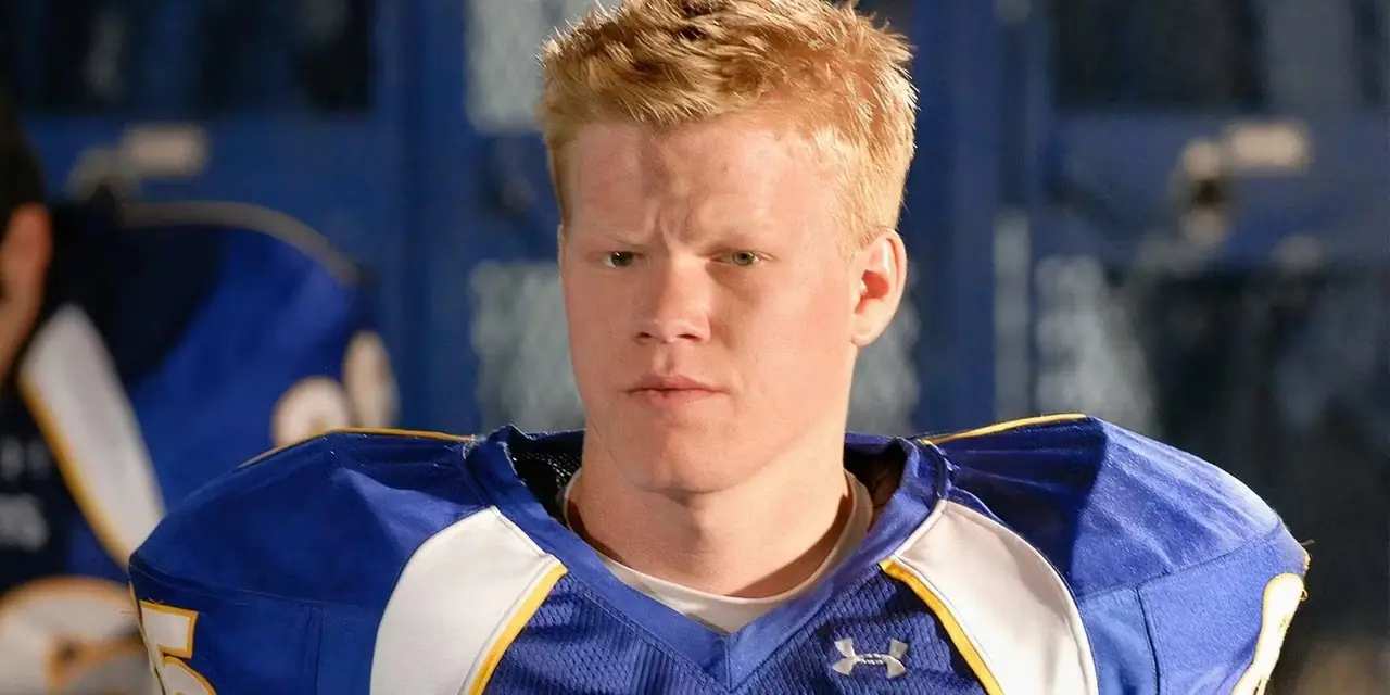 Landry Clarke en uniforme en Friday Night Lights Landry Clarke en uniforme en Friday Night Lights