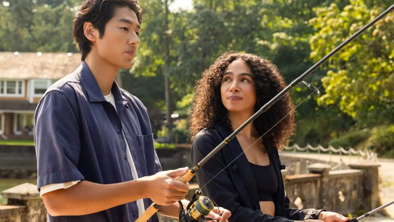 Jordie (Joseph Chiu) vist met Chantal (Aurora Perrineau) in elk jaar daarna