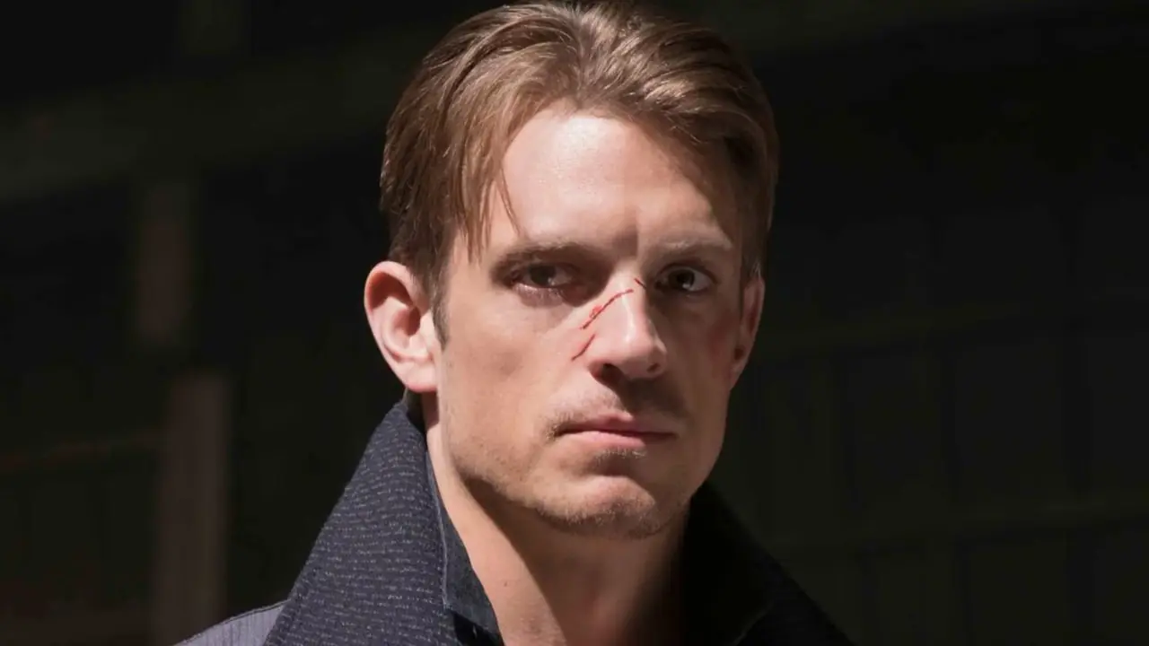 Joel Kinnaman als Takeshi Kovacs in Altered Carbon Joel Kinnaman als Takeshi Kovacs in Altered Carbon