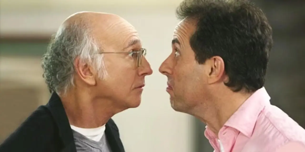 Larry en Jerry Seinfeld staren elkaar aan in Curb Your Enthusiasm