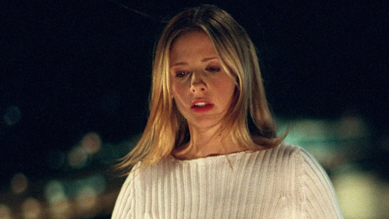 سارة ميشيل جيلار في دور بافي في فيلم Buffy the Vampire Slayer