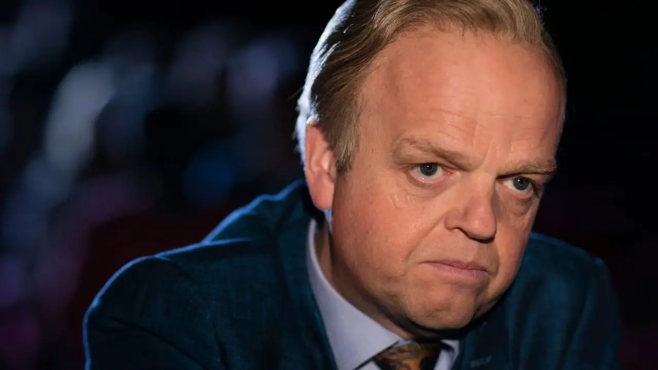 Toby Jones como Culverton Smith Toby Jones como Culverton Smith