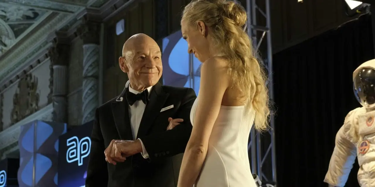 Picard incontra la sua antenata Renee nell'episodio Due di Uno di Star Trek Picard incontra la sua antenata Renee nell'episodio Due di Uno di Star Trek