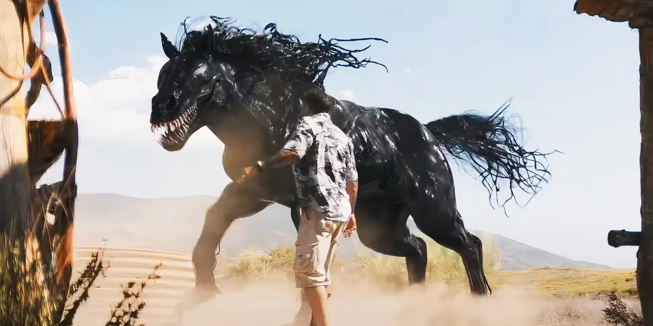 Venom se une a un caballo en Venom The Last Dance