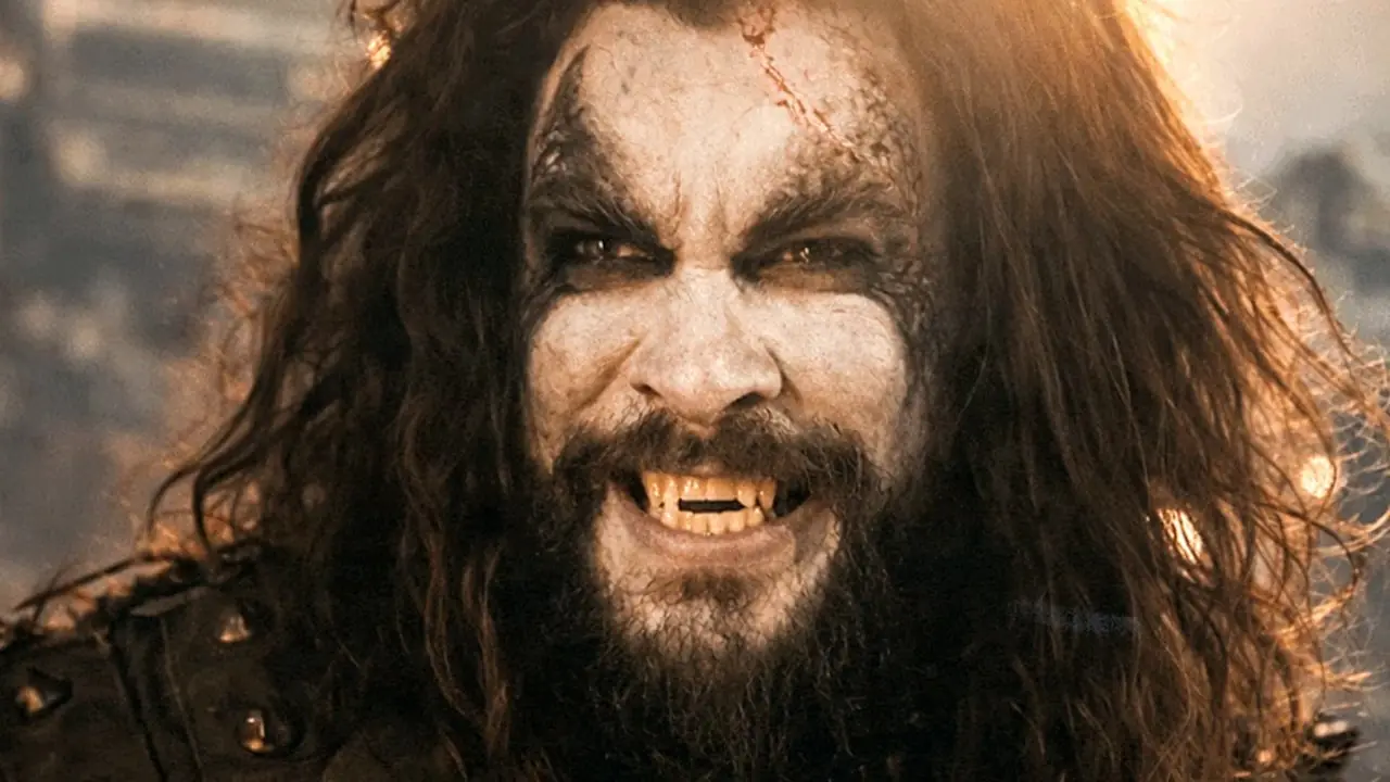 Jason Momoa dans le rôle de Lobo dans la bande-annonce de Supergirl souriant Jason Momoa dans le rôle de Lobo dans la bande-annonce de Supergirl souriant
