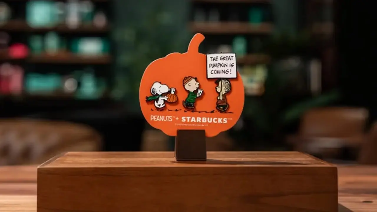 Collaboration Peanuts X Starbucks avec Snoopy, Charlie Brown et Linus Pin