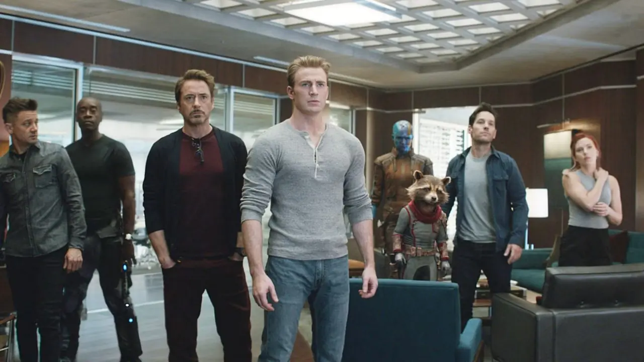 Jeremy Renner, Don Cheadle, Robert Downey Jr., Chris Evans, Karen Gillan, Bradley Cooper (głos Rocketa), Paul Rudd, Scarlett Johansson w Avengers Endgame Jeremy Renner, Don Cheadle, Robert Downey Jr., Chris Evans, Karen Gillan, Bradley Cooper (głos Rocketa), Paul Rudd, Scarlett Johansson w Avengers Endgame