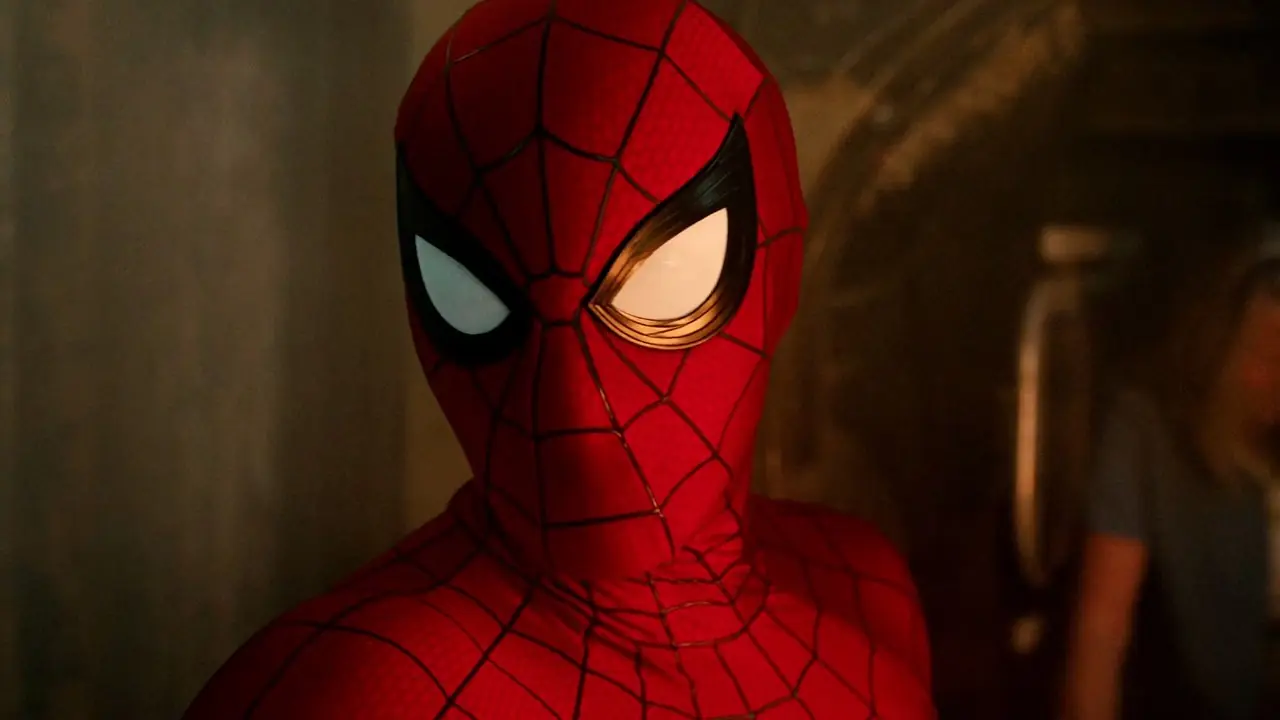 El Spider-Man de Tom Holland tras detener un tanque en Spider-Man: Brand New Day El Spider-Man de Tom Holland tras detener un tanque en Spider-Man: Brand New Day