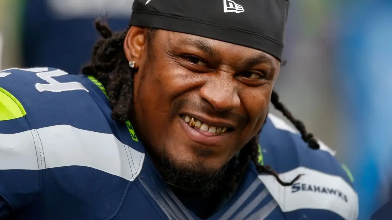 Marshawn „Beast Mode” Lynch powraca w tym sezonie, występując w serialu R