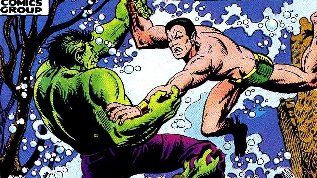 يتصارع Hulk مع Namor في Marvel Comics