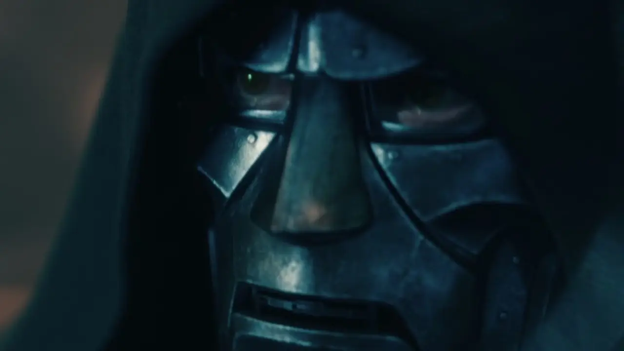 Doctor Doom primer plano de la máscara en Avengers: Doomsday