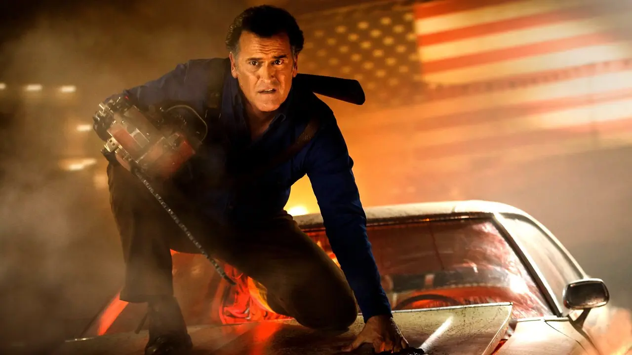 L'Ash di Bruce Campbell sembra preoccupato mentre è in cima al Delta posseduto nella stagione 2 di Ash vs. Evil Dead L'Ash di Bruce Campbell sembra preoccupato mentre è in cima al Delta posseduto nella stagione 2 di Ash vs. Evil Dead