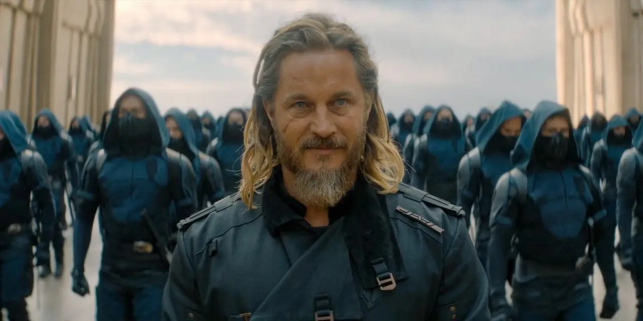 Desmond Hart (Travis Fimmel) reçoit la nomination de Bashar pour diriger les soldats de l'Empire dans Dune : Prophecy Saison 1 Ep 5 Desmond Hart (Travis Fimmel) reçoit la nomination de Bashar pour diriger les soldats de l'Empire dans Dune : Prophecy Saison 1 Ep 5
