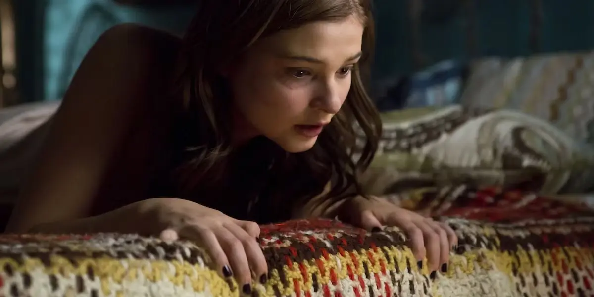 Stefanie Scott nel ruolo di Quinn Brenner in Insidious: Capitolo 3 (Recensione) Stefanie Scott nel ruolo di Quinn Brenner in Insidious: Capitolo 3 (Recensione)