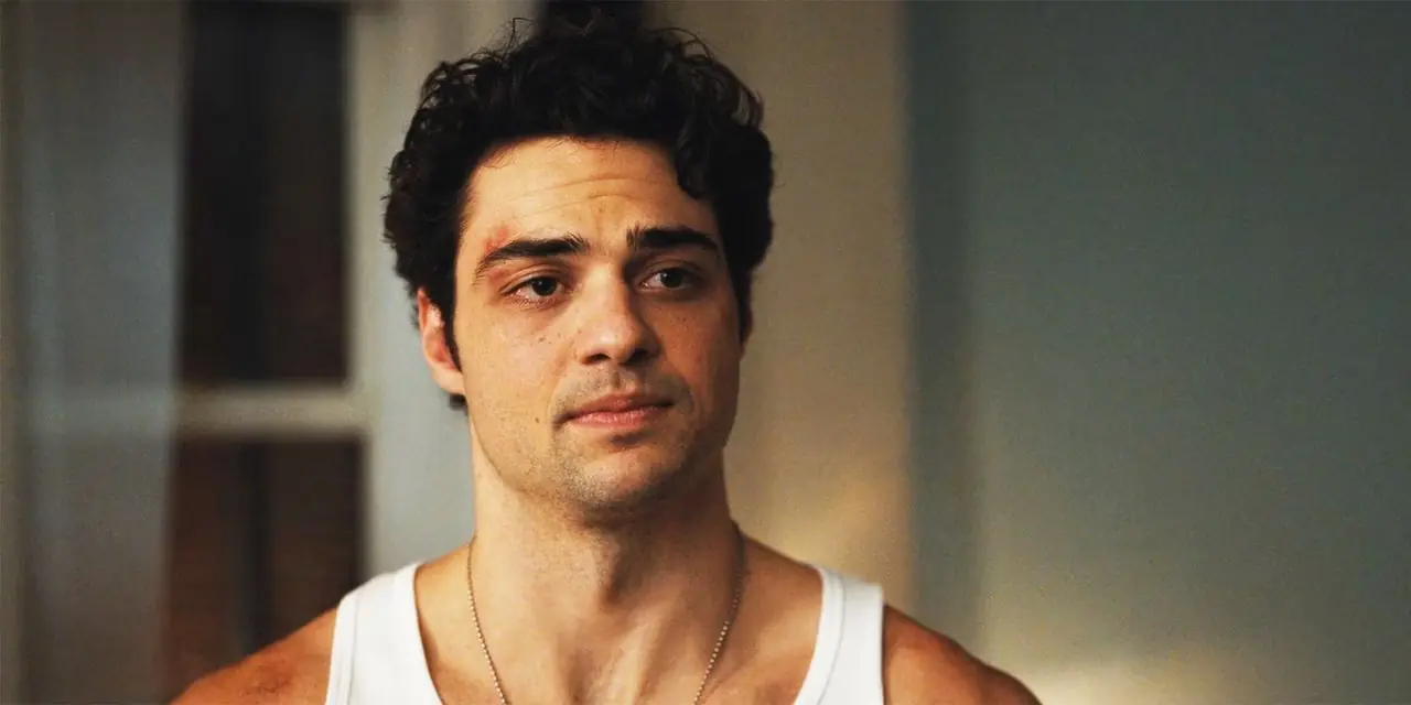 The Recruit에서 오웬 역을 맡은 노아 센티네오(Noah Centineo)는 여자친구와 진지한 어조로 이야기를 나누고 있습니다. The Recruit에서 오웬 역을 맡은 노아 센티네오(Noah Centineo)는 여자친구와 진지한 어조로 이야기를 나누고 있습니다.