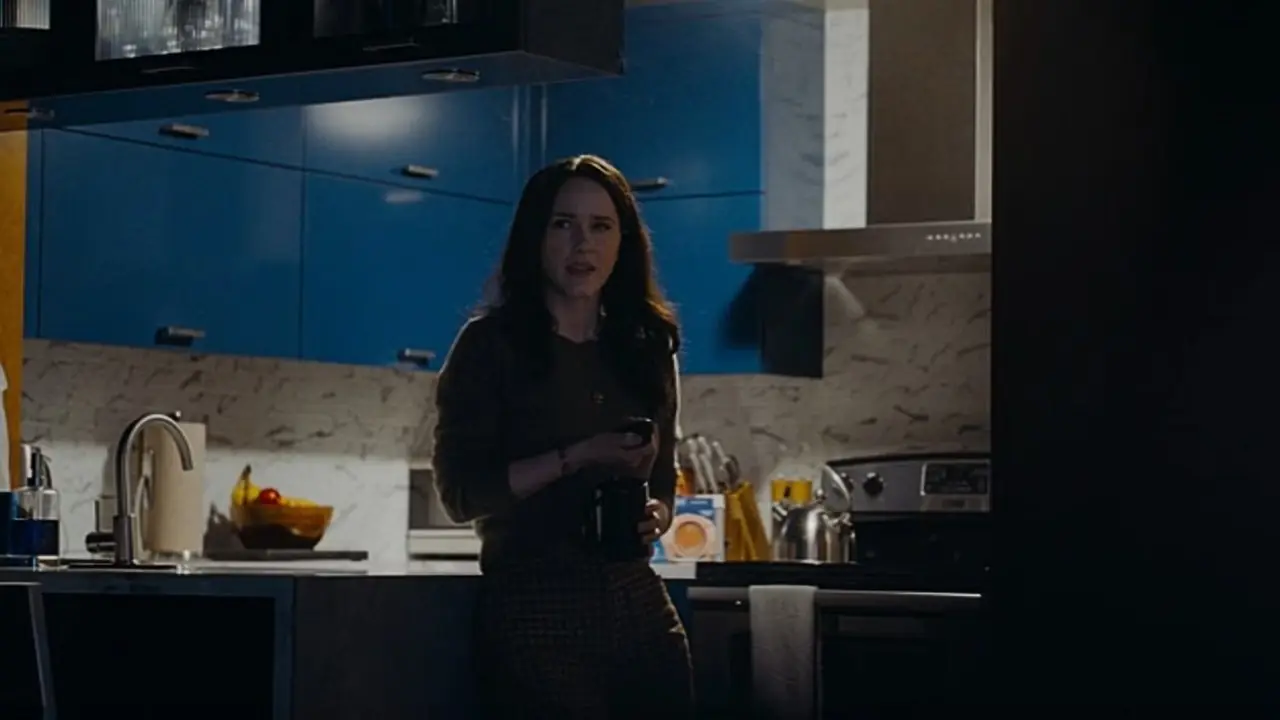 Lois Lane dans la cuisine de Clark Kent dans Superman 2025.