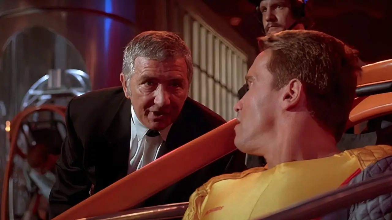Arnold Schwarzenegger et Richard Dawson parlent dans The Running Man