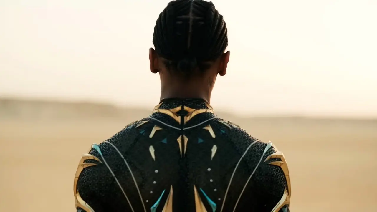 Shuri w nowym kostiumie Czarnej Pantery z filmu Avengers: Dzień Sądu Shuri w nowym kostiumie Czarnej Pantery z filmu Avengers: Dzień Sądu