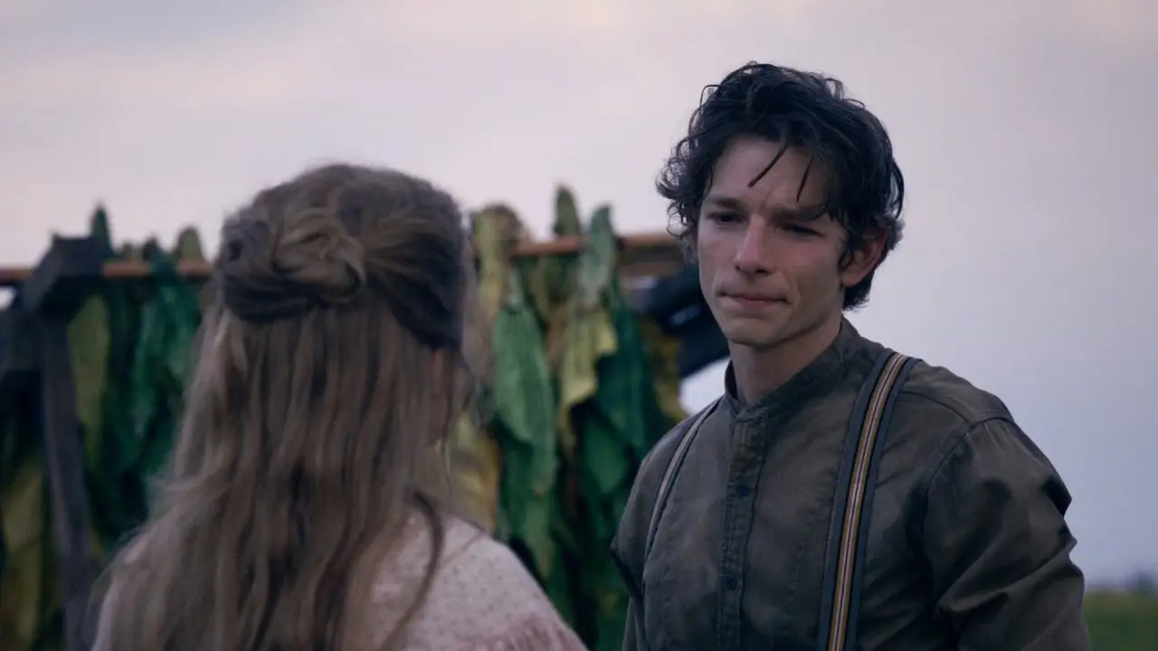 EAST OF EDEN, da sinistra: Florence Pugh, Mike Faist, (Stagione 1, ep. 102, in onda il 1 ottobre 2026). foto: EAST OF EDEN, da sinistra: Florence Pugh, Mike Faist, (Stagione 1, ep. 102, in onda il 1 ottobre 2026). foto: