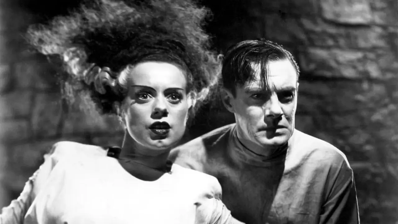 Dr. Frankenstein está ao lado da Noiva em A Noiva de Frankenstein