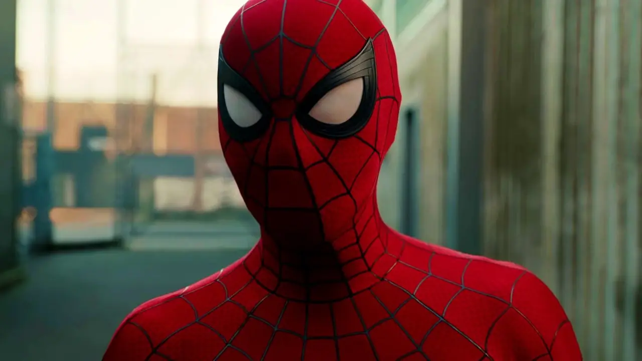 Spider-Man: Brand New Day'deki Tom Holland'ın Spider-Man'inin yakın çekimi