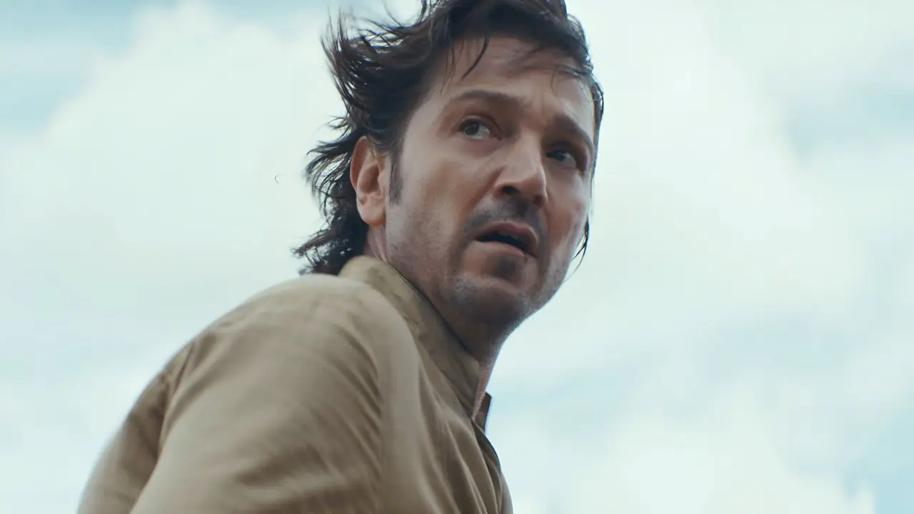 Diego Luna의 Cassian Andor가 Andor를 걱정하고 있습니다.