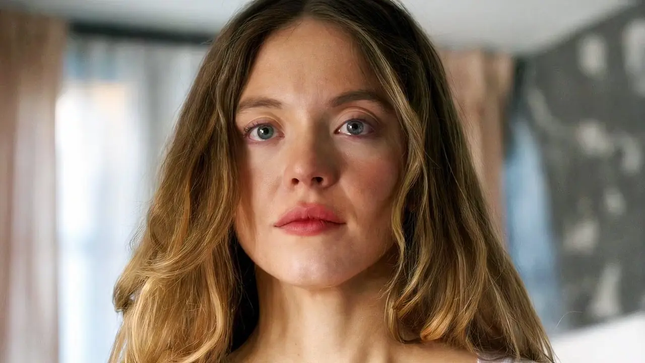 Sydney Sweeney è in lacrime in The Housemaid