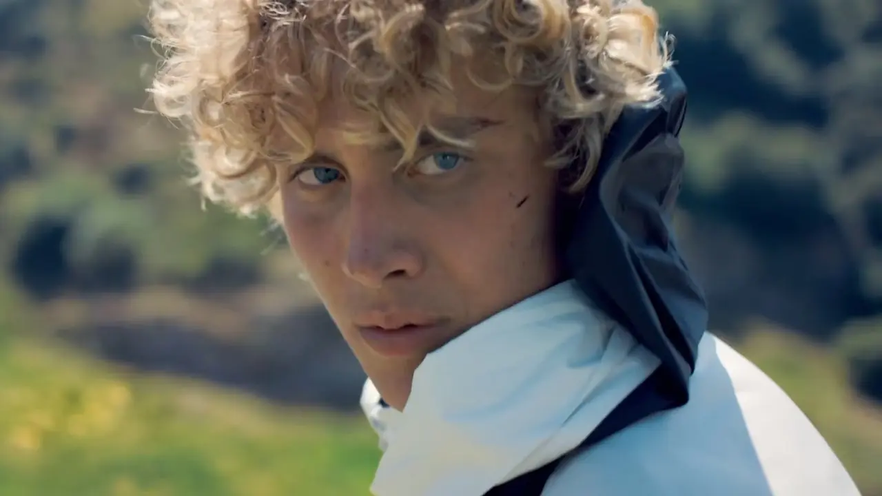 Joseph Zada ​​som Haymitch i The Hunger Games: Sunrise on the Reaping