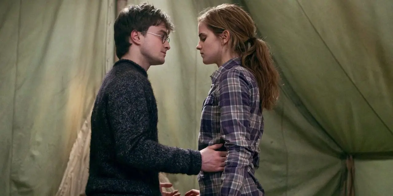 Harry und Hermine tanzen in Harry Potter und die Heiligtümer des Todes Teil 1 Harry und Hermine tanzen in Harry Potter und die Heiligtümer des Todes Teil 1