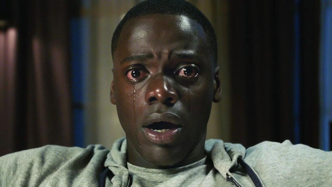 Daniel Kaluuya nel ruolo di Chris Washington che piange in Get Out Daniel Kaluuya nel ruolo di Chris Washington che piange in Get Out