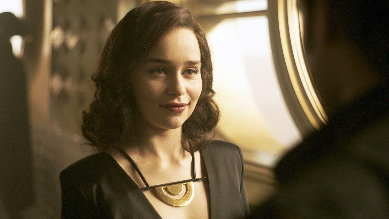 Emilia Clarke, Solo'da gülümseyen Qi'ra rolünde