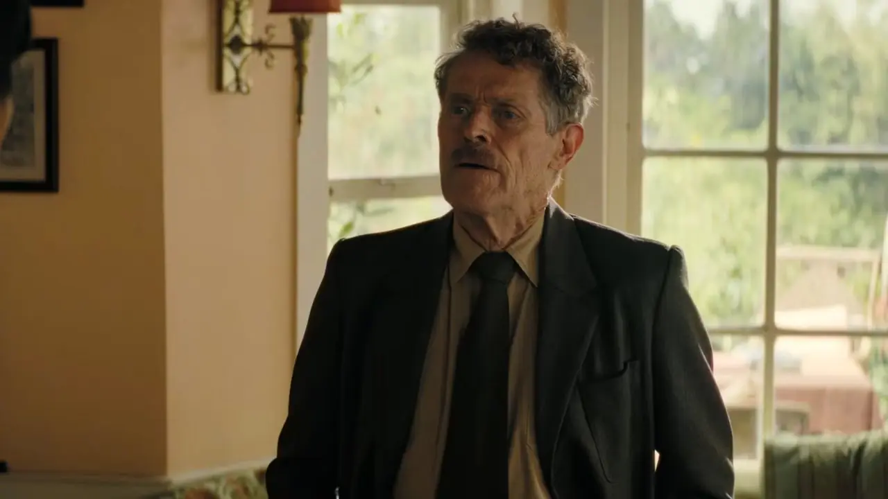 Willem Dafoe guarda Tenzing