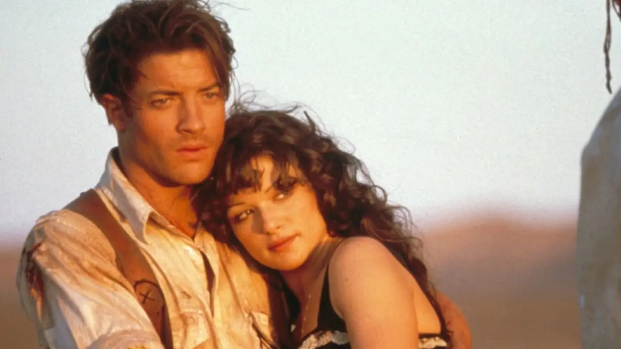 蕾切尔·薇兹 (Rachel Weisz) 和布兰登·弗雷泽 (Brendan Fraser) 出演《木乃伊》1999