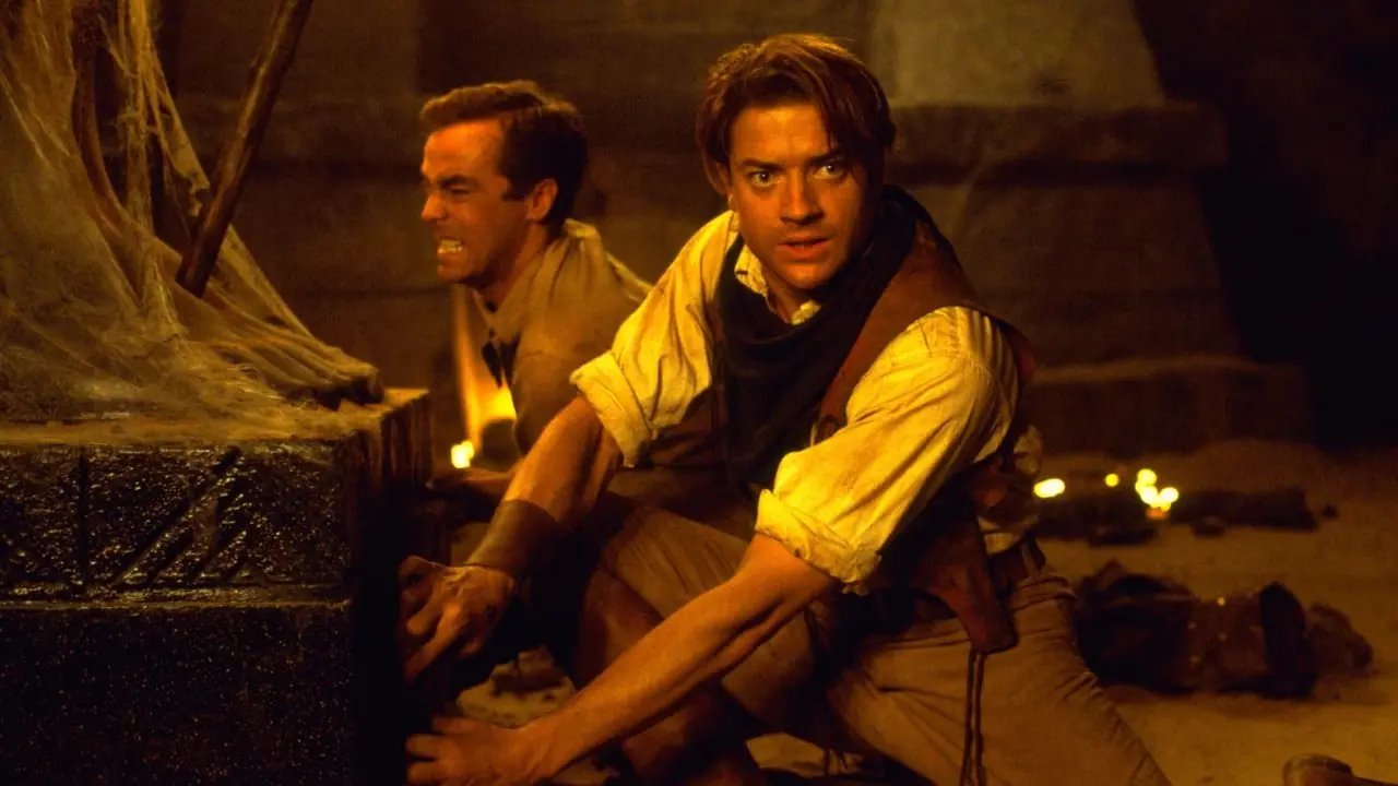 Brendan Fraser de La Momia como Rick O'Connell y John Hannah como Jonathan Carnahan