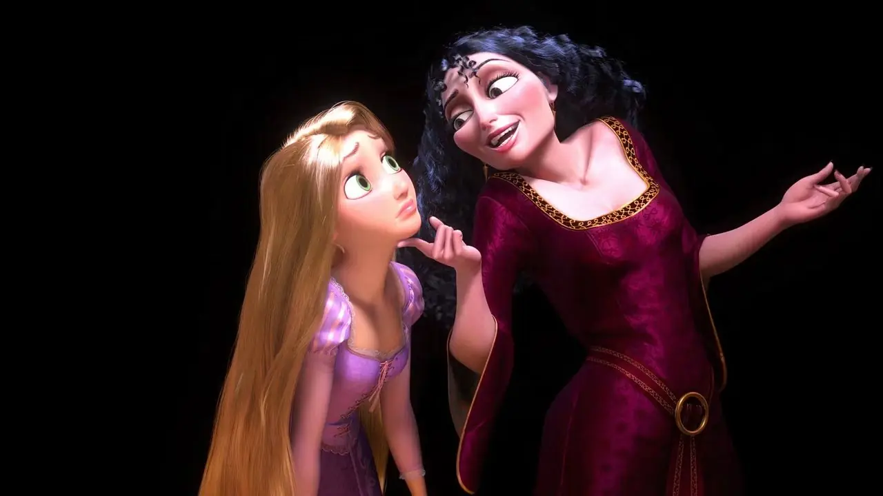 تعمل لعبة Tangled الحية من Disney على تجديد تسلسل Mother Gothel الشهير
