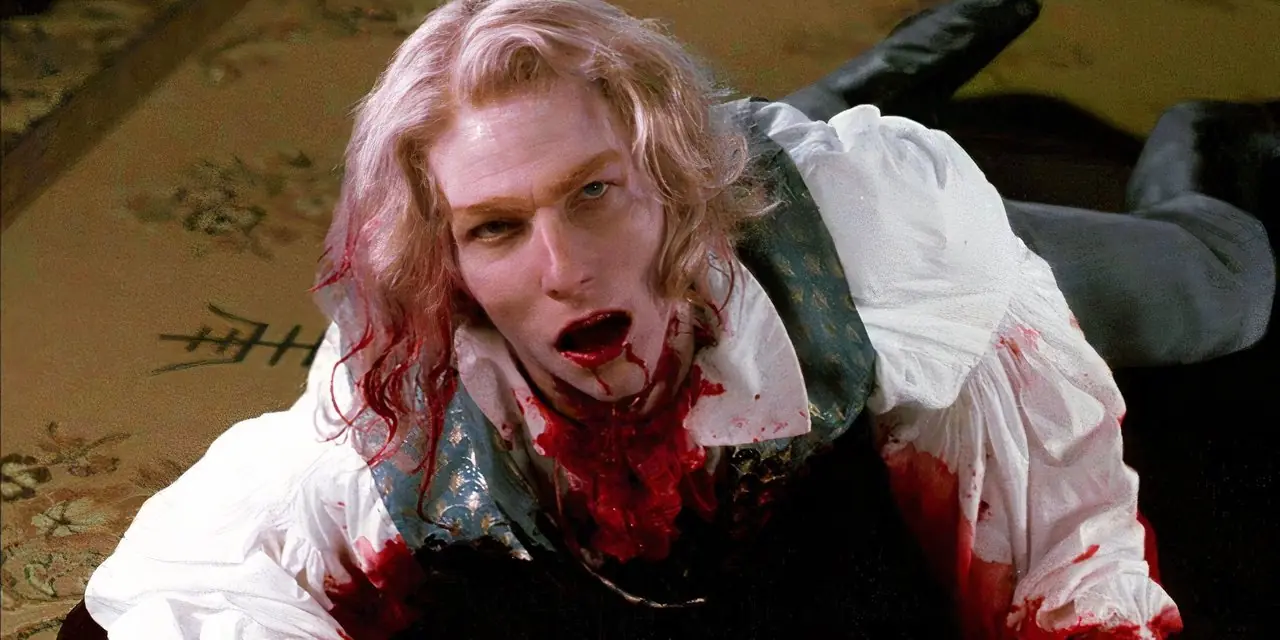 Tom Cruise como Lestat con el cuello degollado en Entrevista con el vampiro