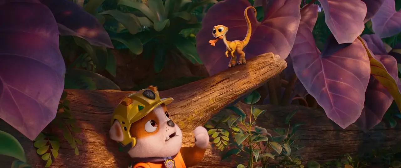 PAW PATROL: THE DINO MOVIE, Rubble (vänster, röst: Lucien Duncan-Reid), 2026. © Paramount Pictures