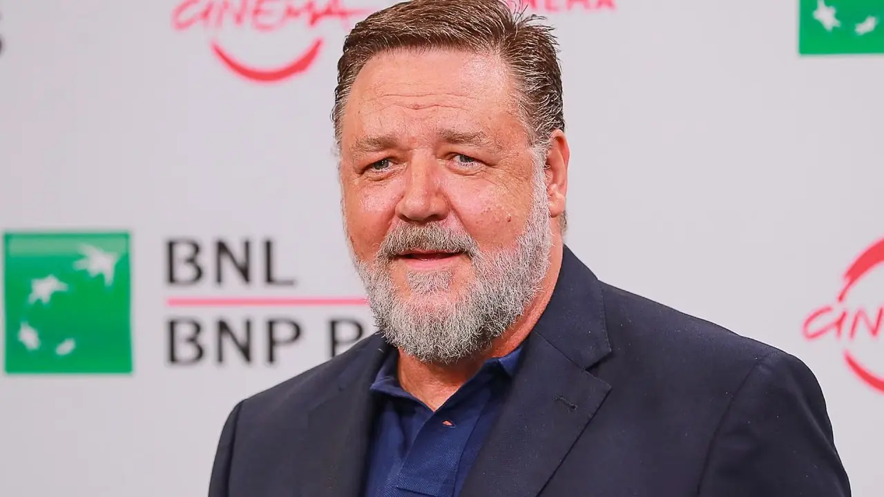 Russell Crowe participa do photocall do Poker Face em Roma