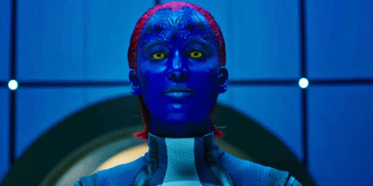 Mystik i en komisk exakt kostym i slutet av X-Men Apocalypse