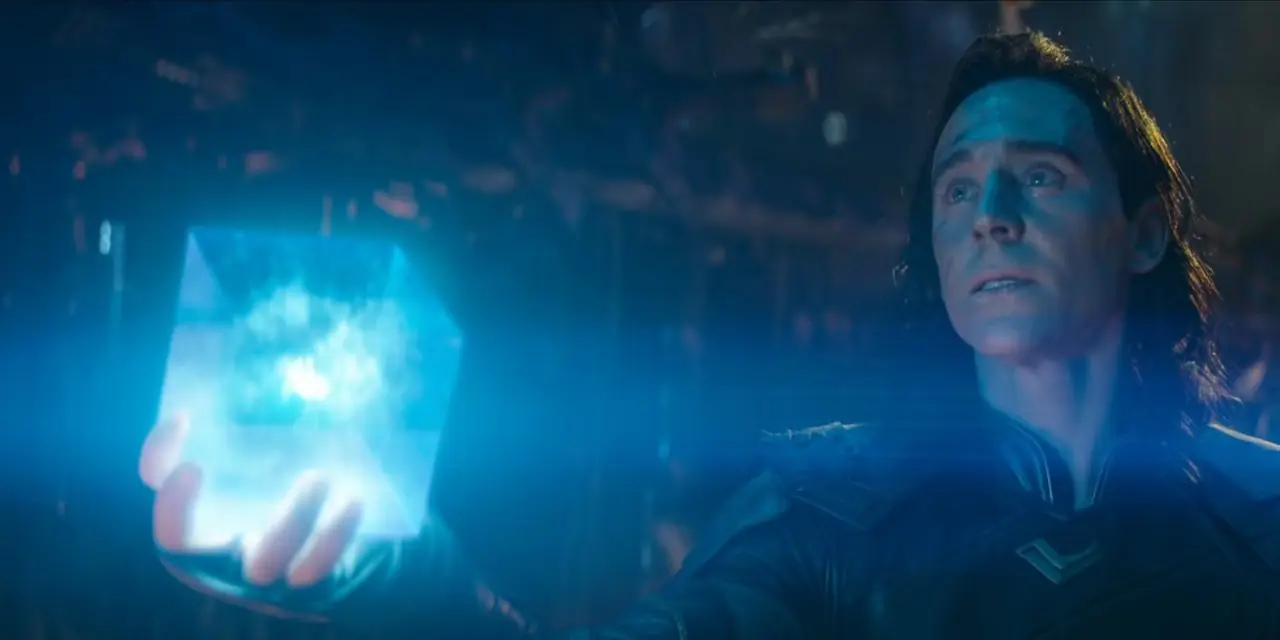 لوكي يحمل التسراكت في فيلم Avengers Infinity War