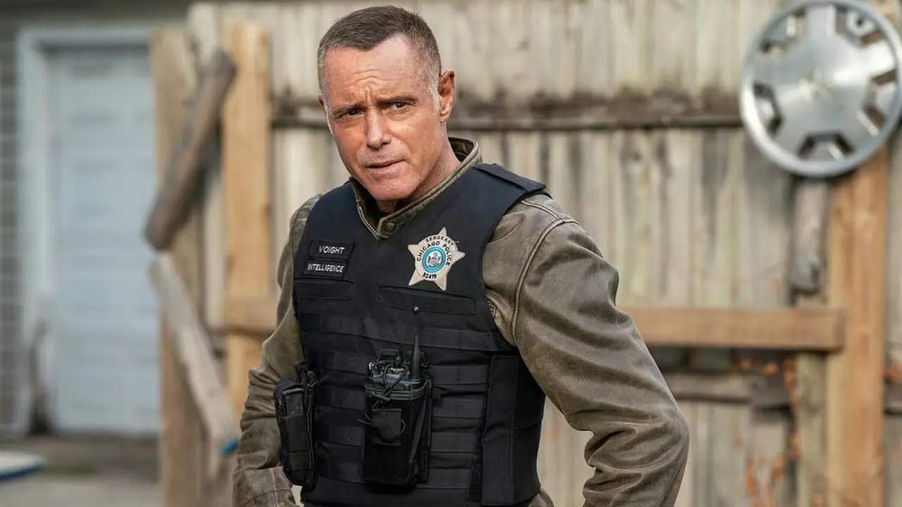 جيسون بيجي في دور Voight in Chicago PD