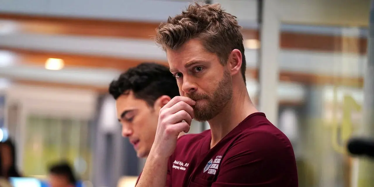 Luke Mitchell, Chicago Med'in 10. sezonunda Mitch Ripley rolünde Luke Mitchell, Chicago Med'in 10. sezonunda Mitch Ripley rolünde
