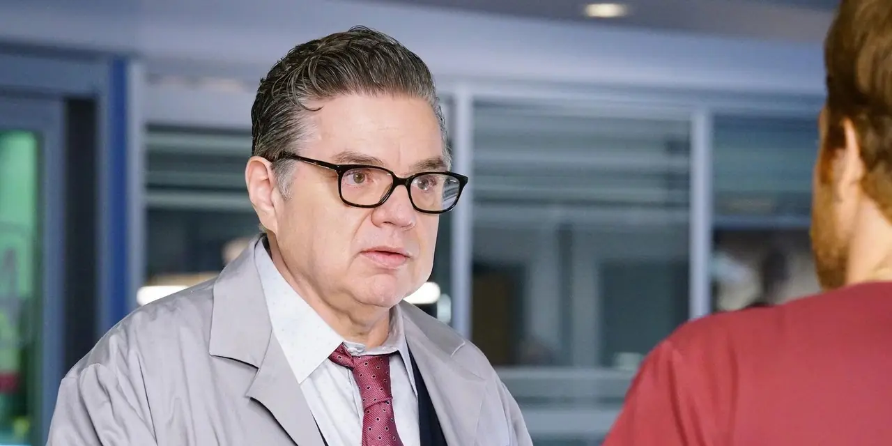 Chicago Med'de Daniel Charles rolünde Oliver Platt ve Will Halstead rolünde Nick Gehlfuss Chicago Med'de Daniel Charles rolünde Oliver Platt ve Will Halstead rolünde Nick Gehlfuss