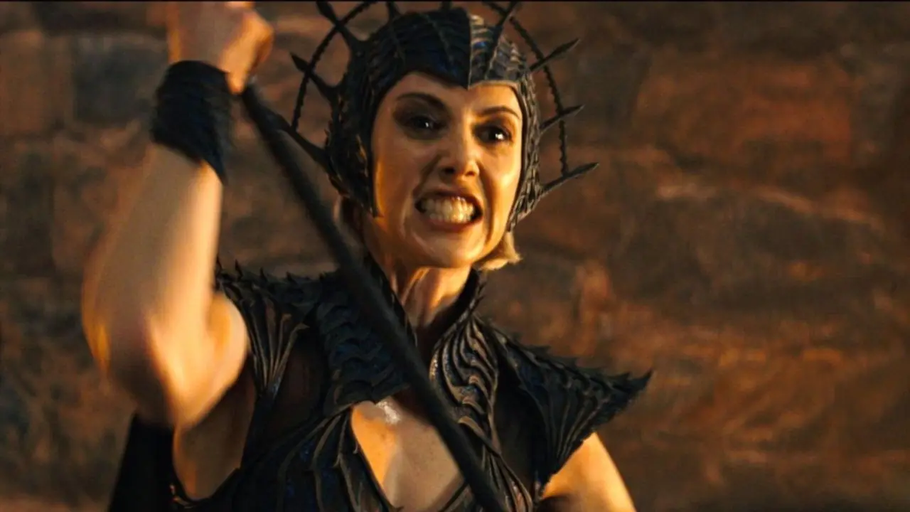 Alison Brie como Evil-Lyn en Masters del Universo Alison Brie como Evil-Lyn en Masters del Universo
