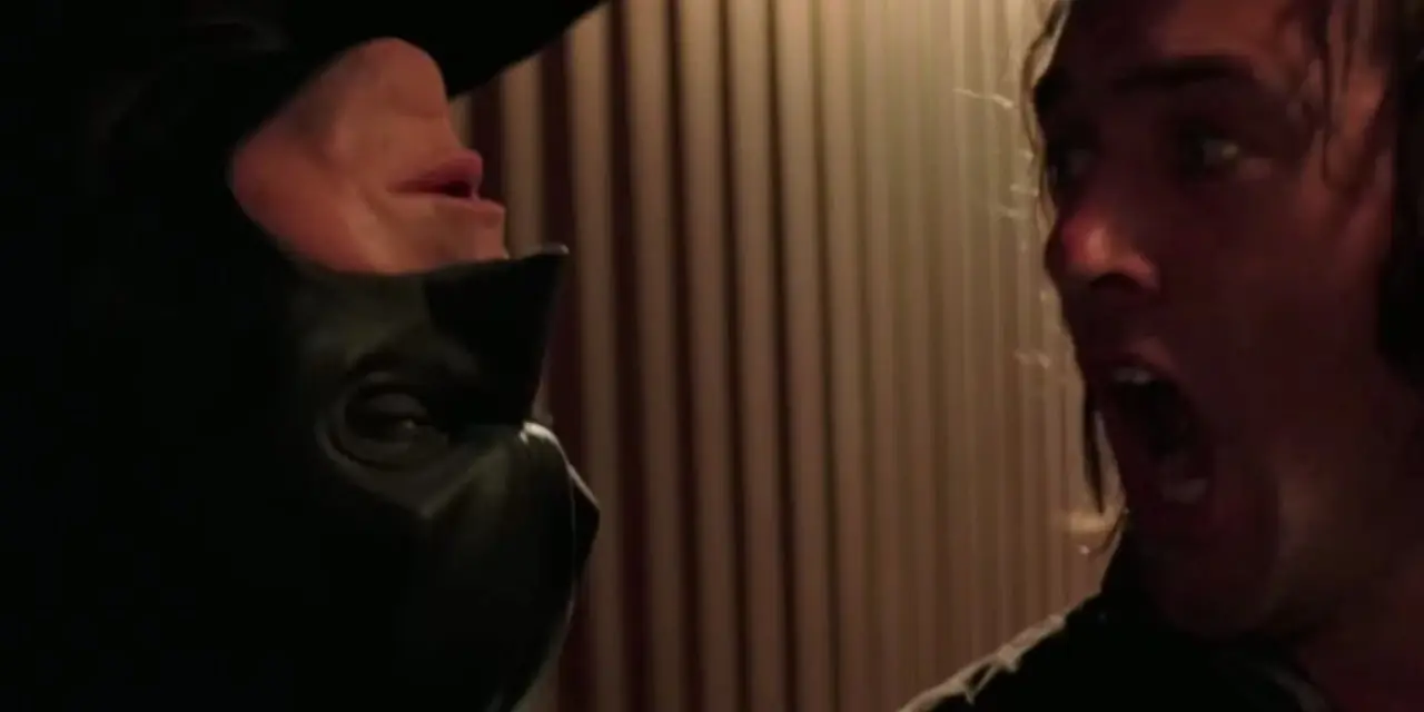 Batman rozprawia się z bandytą Falcone w Batman Begins Batman rozprawia się z bandytą Falcone w Batman Begins